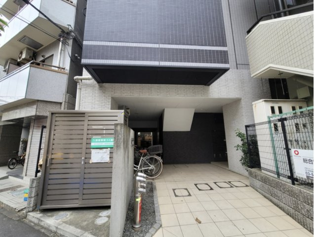 彰文居FRecoA向丘のエントランス