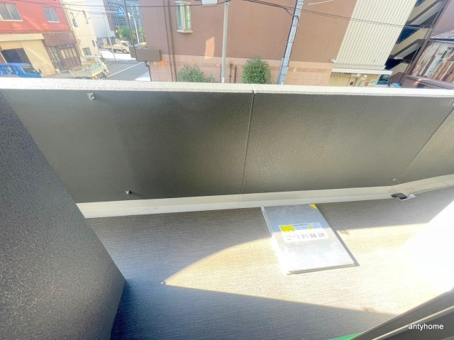 セレニテ九条リアン　仲介手数料無料のバルコニー