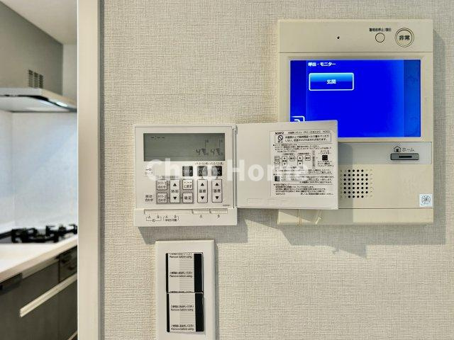 アルファグランデ小岩スカイファーストの冷暖房・空調設備|【床暖房】冬は足元から暖めてくれる床暖房はエアコンとは違って埃が舞いませんので健康にも良さそうですね。