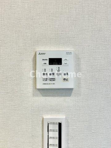 アルファグランデ小岩スカイファーストの内装|【浴室乾燥機】暖房・冷風・換気・乾燥が可能です。毎日を快適に過ごせるうれしい機能が揃っています。雨の日の洗濯物も安心です。