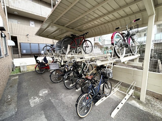 ハイシティ目黒の駐輪場|ハイシティ目黒：敷地内に駐輪場・バイク置場ございます！（空き要確認）