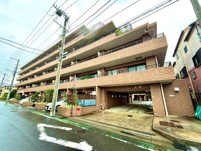コスモ保土ヶ谷パークフォルムの外観|住まいの価値を高める美しい外観デザイン。