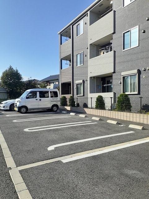 リベルテ　ビラージュの駐車場
