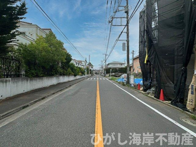 藤沢市羽鳥5丁目　新築戸建　の前面道路含む現地写真|7月7日撮影　建築中　現地外観