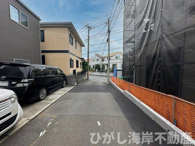 藤沢市羽鳥5丁目　新築戸建　の前面道路含む現地写真|7月7日撮影　建築中　現地外観