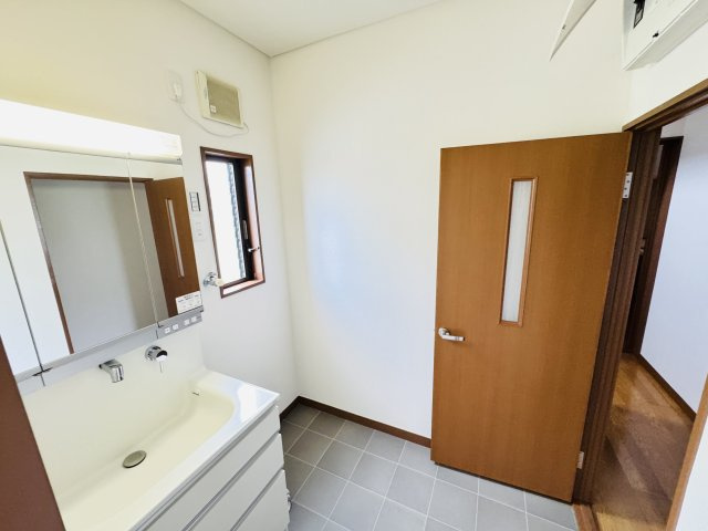 高崎市中里町　中古住宅の独立洗面台|高崎市中里町　中古住宅