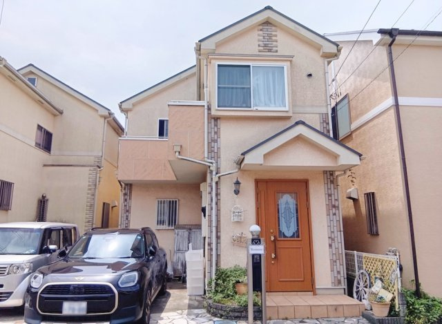 【外観】 | 新座市堀ノ内2丁目　中古一戸建住宅　(丸井志木店) | 【販売現地】
カースペースは1台分ございます。