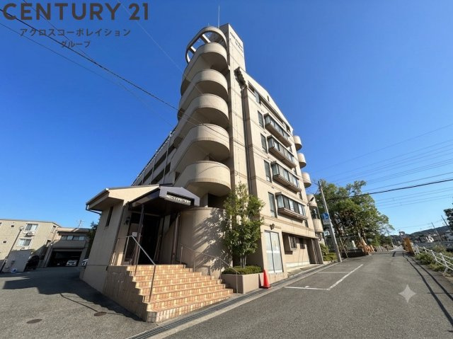 エレベーター付きで重たい荷物も楽々♪