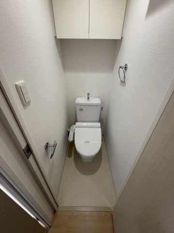 セレニテ本町グランデ　仲介手数料無料のトイレ