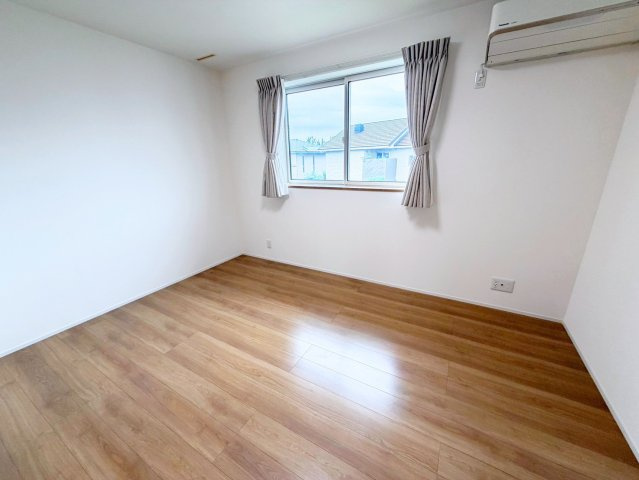 涼風町　中古戸建の洋室