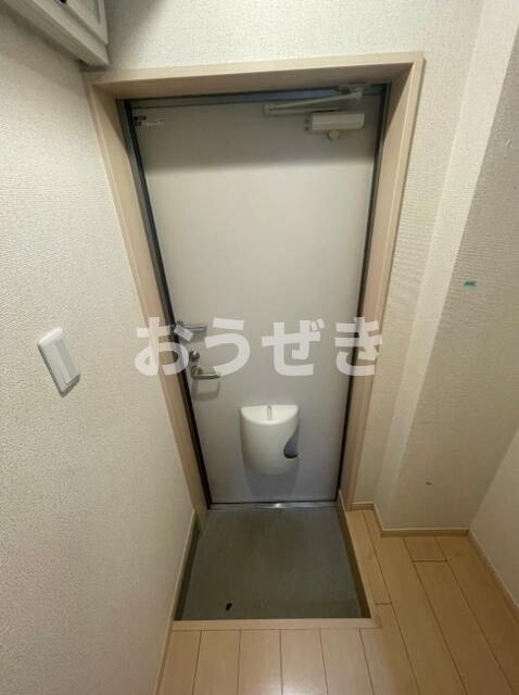 レジデンス白楽の玄関