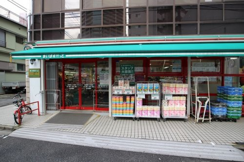 ファーストリアルタワー新宿の周辺