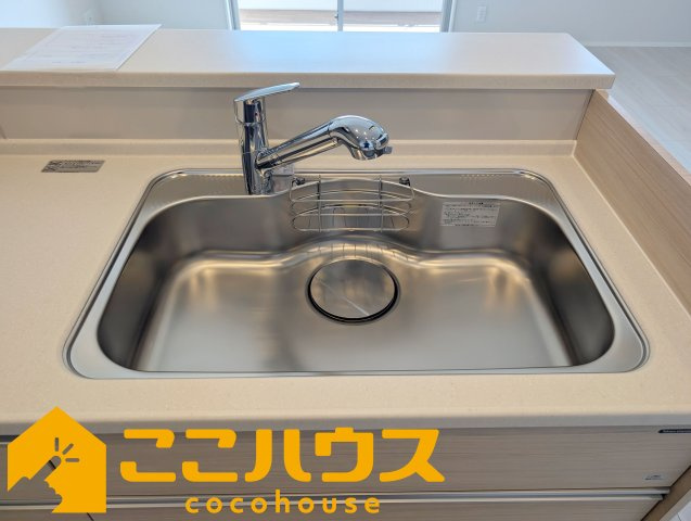 ベアーズコート北谷町上勢頭ヒルズのキッチン|洗い物のしやすいワイドシンク