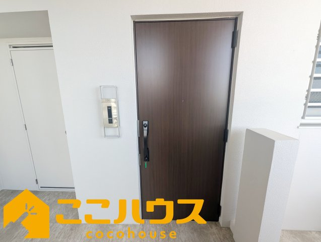 ベアーズコート北谷町上勢頭ヒルズの玄関|玄関（外）