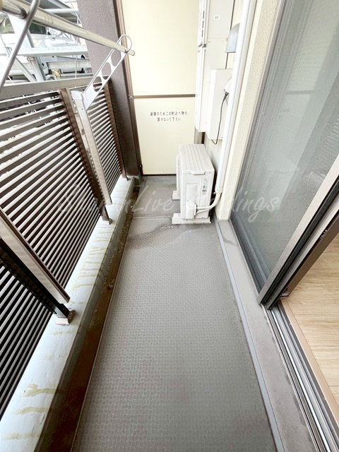 REILIS横浜井土ヶ谷AZのバルコニー