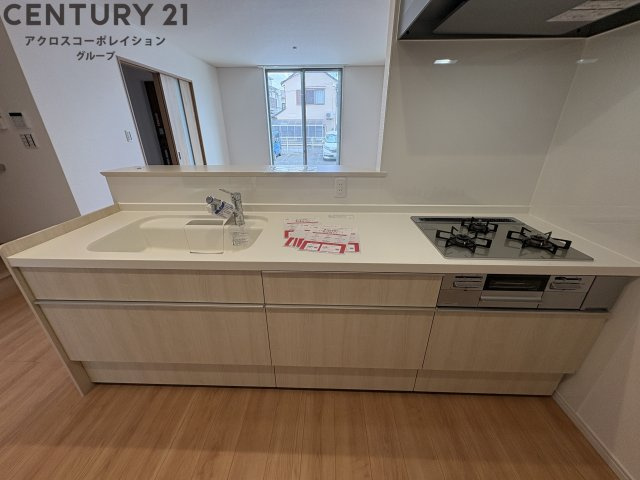 システムキッチンでガスコンロ３口あって、お料理しやすい！