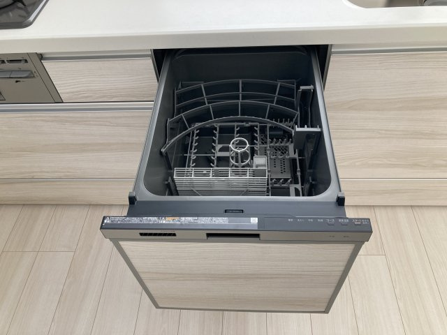 アイタウン前橋市朝倉町3丁目　新築戸建てのキッチン|【イメージ画像】主婦に嬉しい食器洗い乾燥機がなんと標準装備