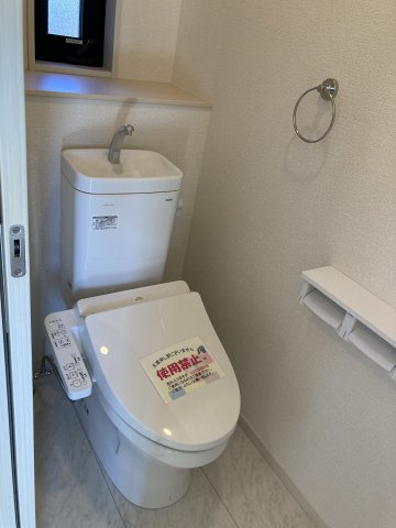 アイタウン前橋市朝倉町3丁目　新築戸建てのトイレ|【イメージ画像】2階トイレです。清潔感のある白を基調としています。！