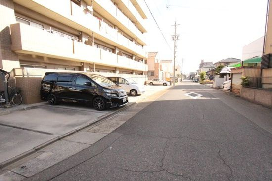 ベルラフィネの駐車場|駐車場完備です