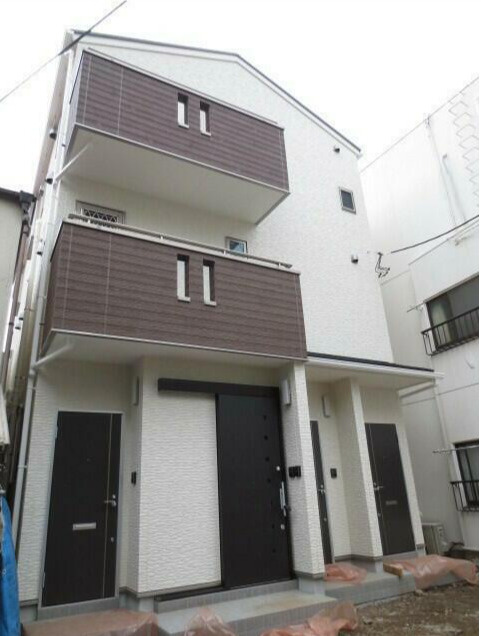 中野区本町３丁目のアパート