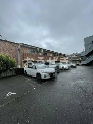 コンフォルト２３の駐車場