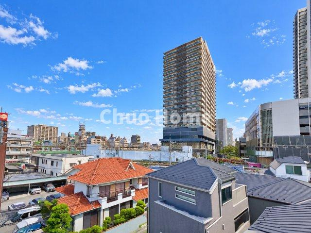 葛飾区金町5丁目新築分譲住宅の展望|手を伸ばせば、ふれることが出来そうな環境が、そのままインテリアになったような印象です。その豊かな眺望にふさわしい空間には、通風・採光にも優れ、心地よい光と風があふれています