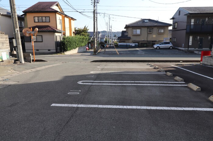 Reposer（ルポゼ）の駐車場