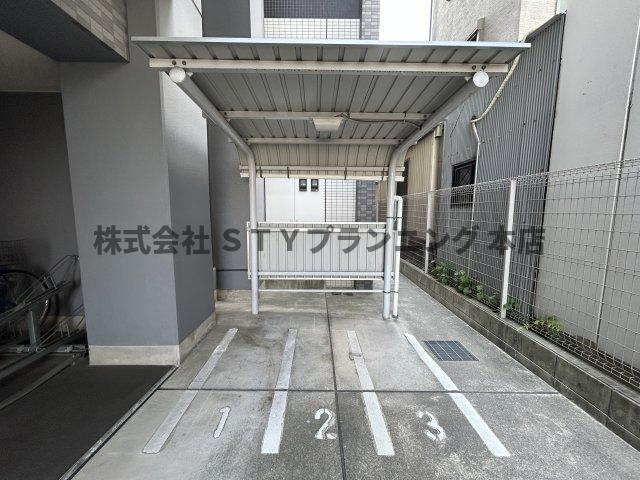 仲介手数料０円！ル・コンセルト本陣の駐車場