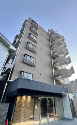 川口市川口６丁目の賃貸マンションの外観