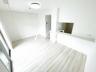 【居間・リビング】 | ガーデンビィラ六番館 | 洋室のお部屋です。