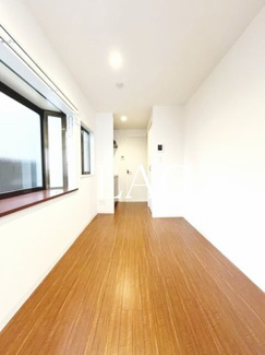【居間・リビング】 | ＰＩＥＲ松原 | 洋室のお部屋です。