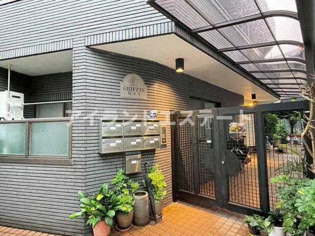 GRIFFIN祐天寺　オートロック　TVドアフォン　通風良好のエントランス