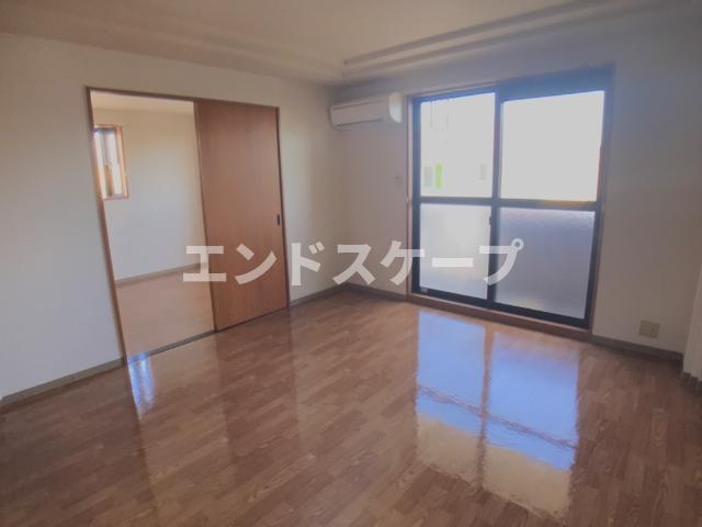 クローバービルの居間・リビング|リビング
高崎、前橋のお部屋探しはエンドスケープまで！お客様の理想お聞かせ下さい♪