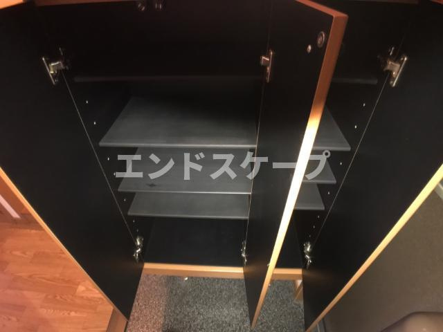クローバービルの玄関|下足箱
高崎、前橋のお部屋探しはエンドスケープまで！お客様の理想お聞かせ下さい♪