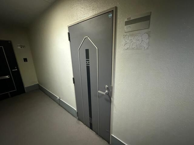 船橋市前原東３丁目の事務所の玄関