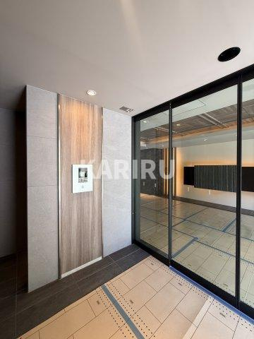 Louis Residence 弁天町のエントランス