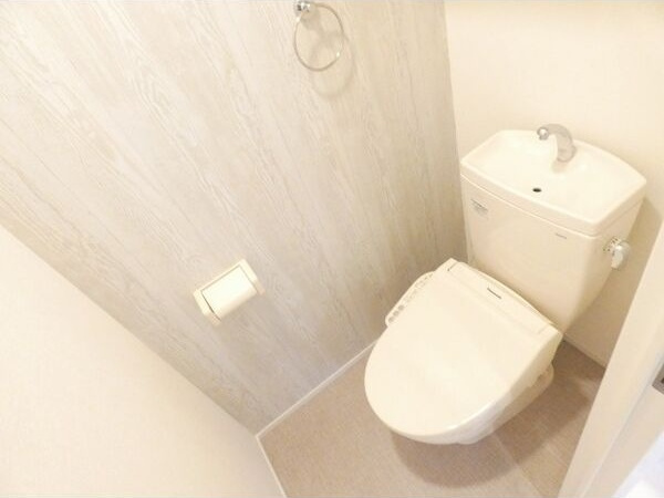 ハーモニーテラス十番町Ⅰのトイレ|落ち着いた色調のトイレです
