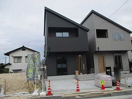 西区山田新町１丁目 の前面道路含む現地写真