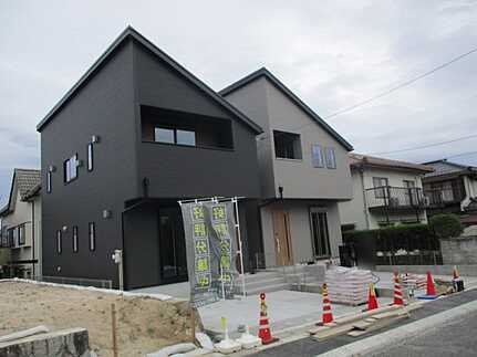 西区山田新町１丁目 の前面道路含む現地写真
