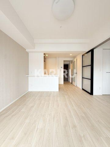 Louis Residence 弁天町の居間・リビング