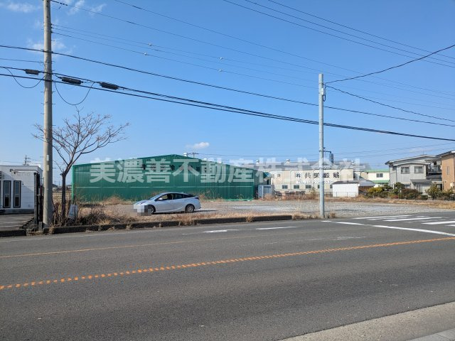 ６６５９０　岐阜市茶屋新田土地の前面道路含む現地写真