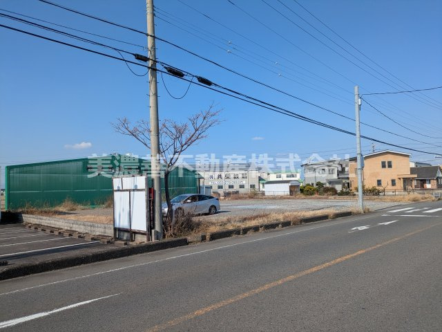 ６６５９０　岐阜市茶屋新田土地の前面道路含む現地写真
