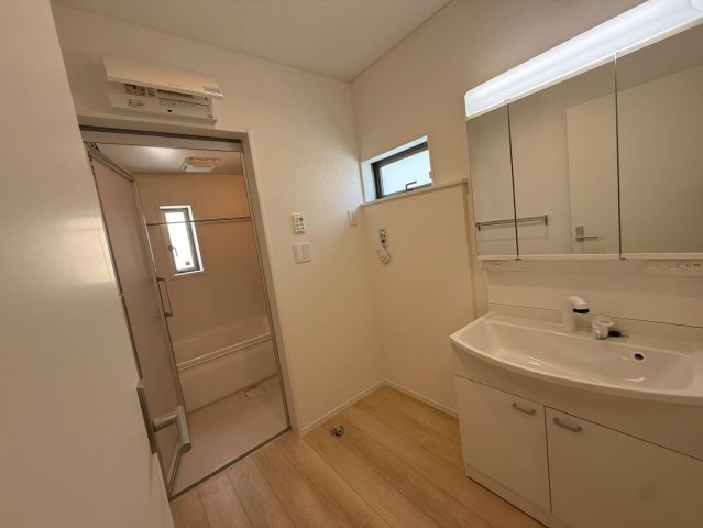 ♥♥南城市佐敷伊原第2-2号棟（全4棟）の独立洗面台