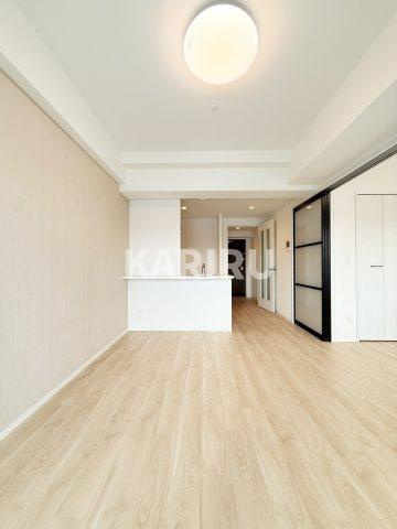 Louis Residence 弁天町の居間・リビング