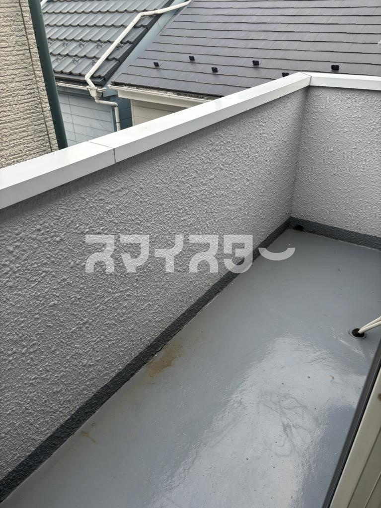 横浜市旭区白根２丁目のアパートのバルコニー