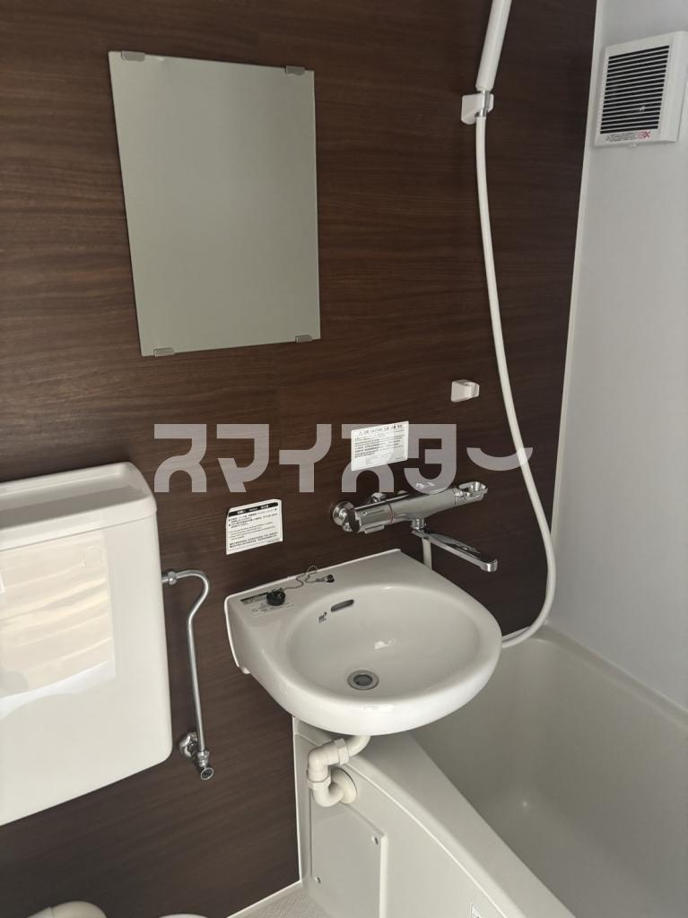 横浜市旭区白根２丁目のアパートの洗面所