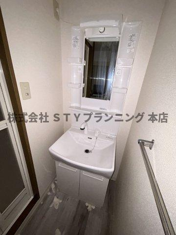 仲介手数料０円！プリムローズマンションの独立洗面台