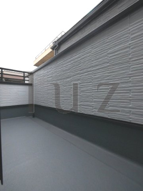 クラゾ鶴見区上末吉戸建2号棟のバルコニー