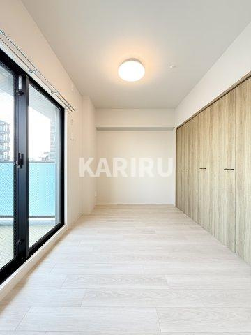 Louis Residence 弁天町の居間・リビング
