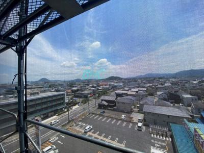 【展望】 | シャリエ草津大路 | 青い空が広がる開放的なバルコニー。